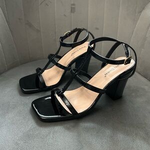 Pierre Dumas sandal heels size 6